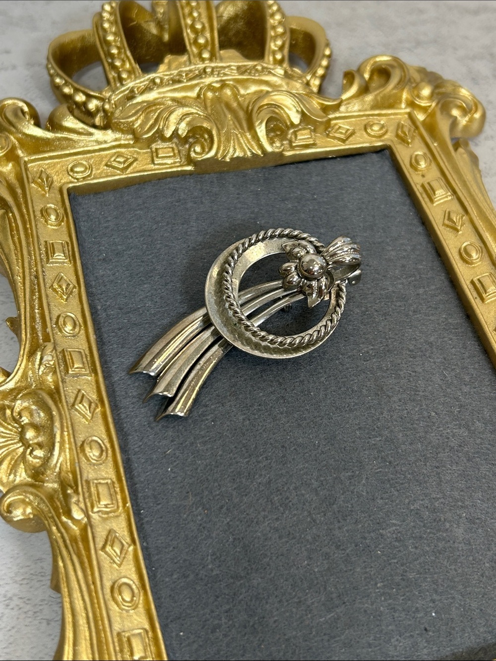 Vintage Silver Tone Wreath & Ribbon Brooch